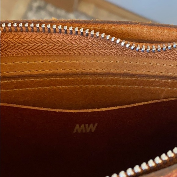 Most Wanted USA The Classic Carryall Leather Cross - Picture 8 of 17